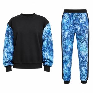 Conjunto con estampado de serpiente
