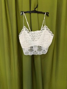 Top de encaje con tirantes