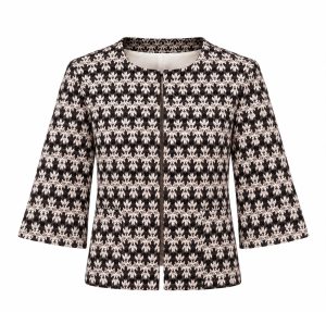 chaqueta transparente blanco y negro